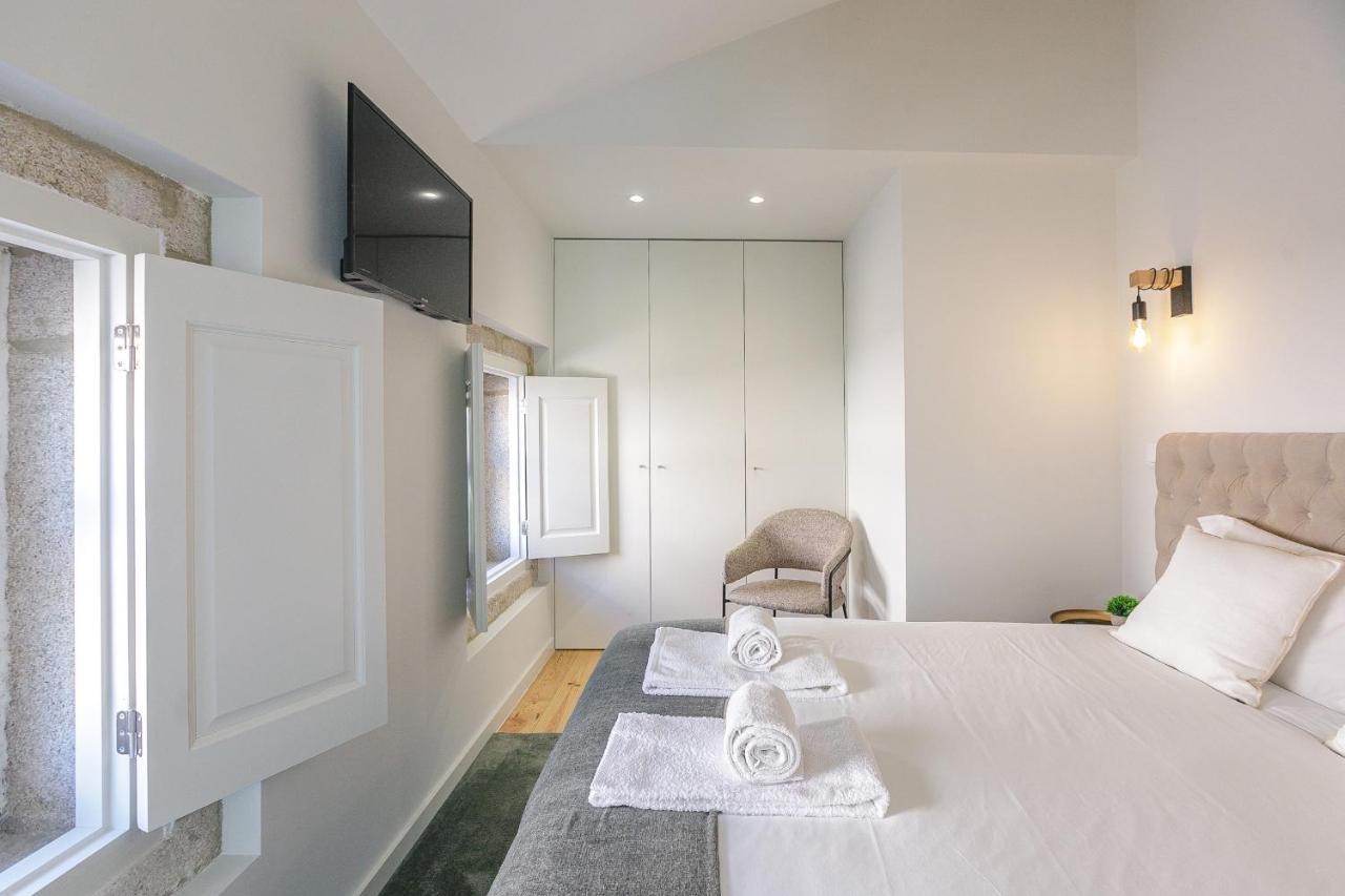Lovelystay - Downtown Studio With Pool, Ac And Balcony Porto Exterior photo