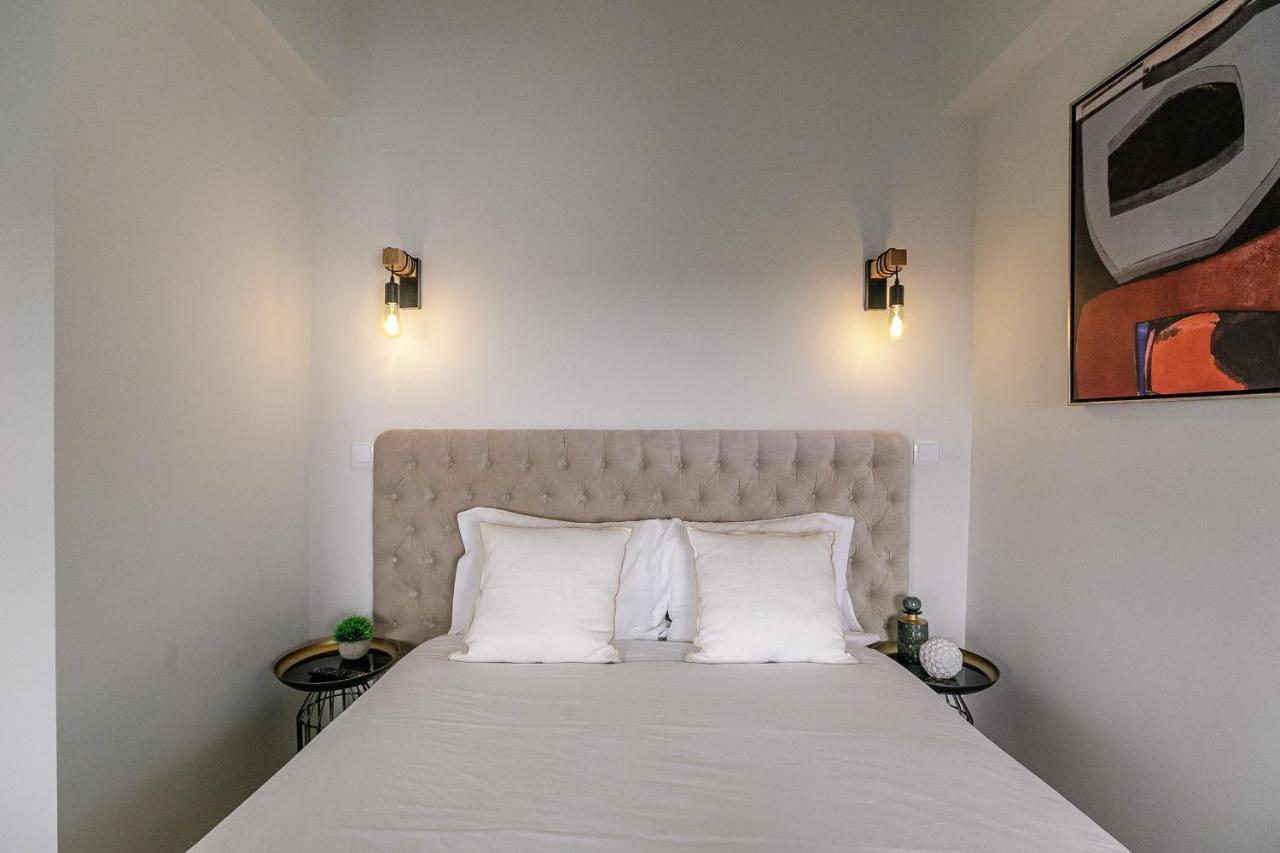 Lovelystay - Downtown Studio With Pool, Ac And Balcony Porto Exterior photo